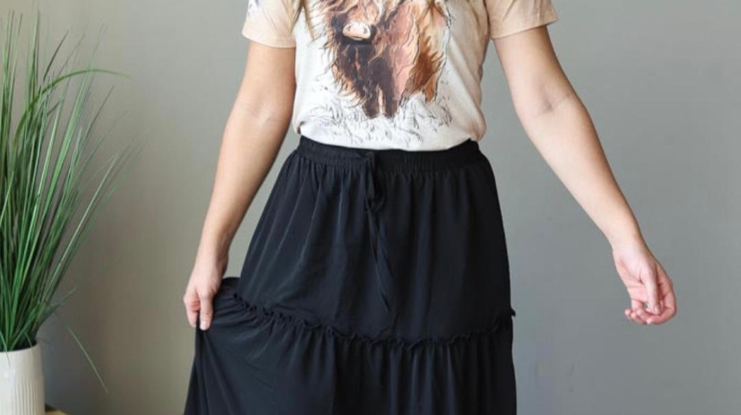 3 Ways to Style a Black Maxi Skirt for Casual Summer Outfits
