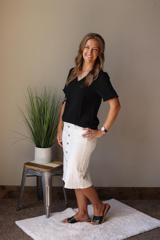 4 Ways to Style White Denim Skirts