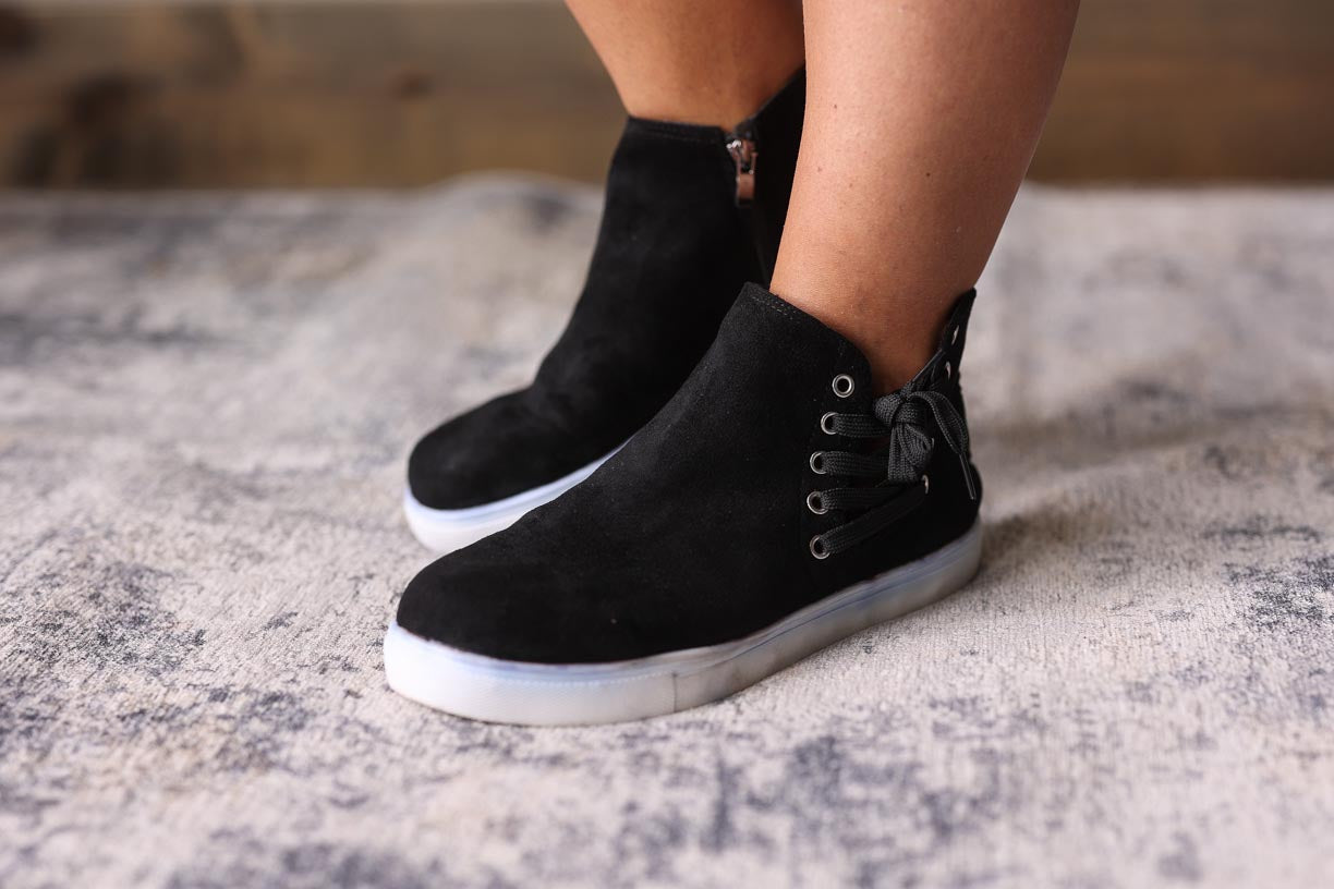 Black Lace Up Zippered Shoes • 7.5