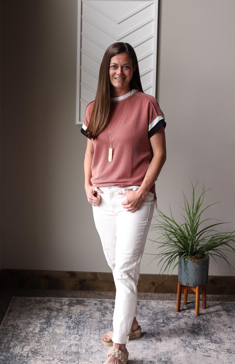 Coffee Mocha Textured Contrast Trim Top; M, XL