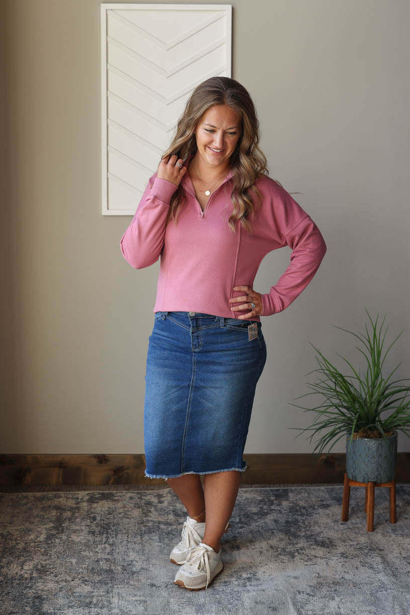 Rose Zippered Neck Sweatshirt; M, XL