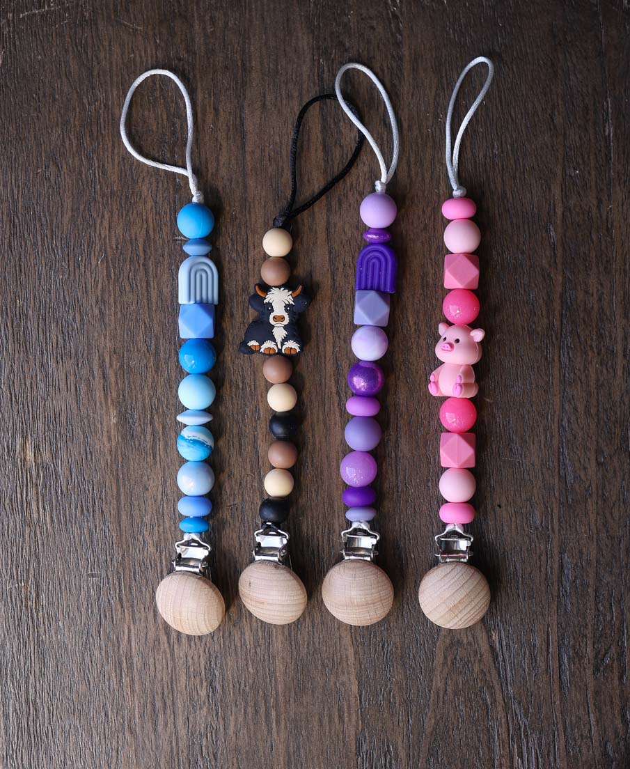 Purple Rainbow Silicone Bead Paci Clip
Great baby gift!