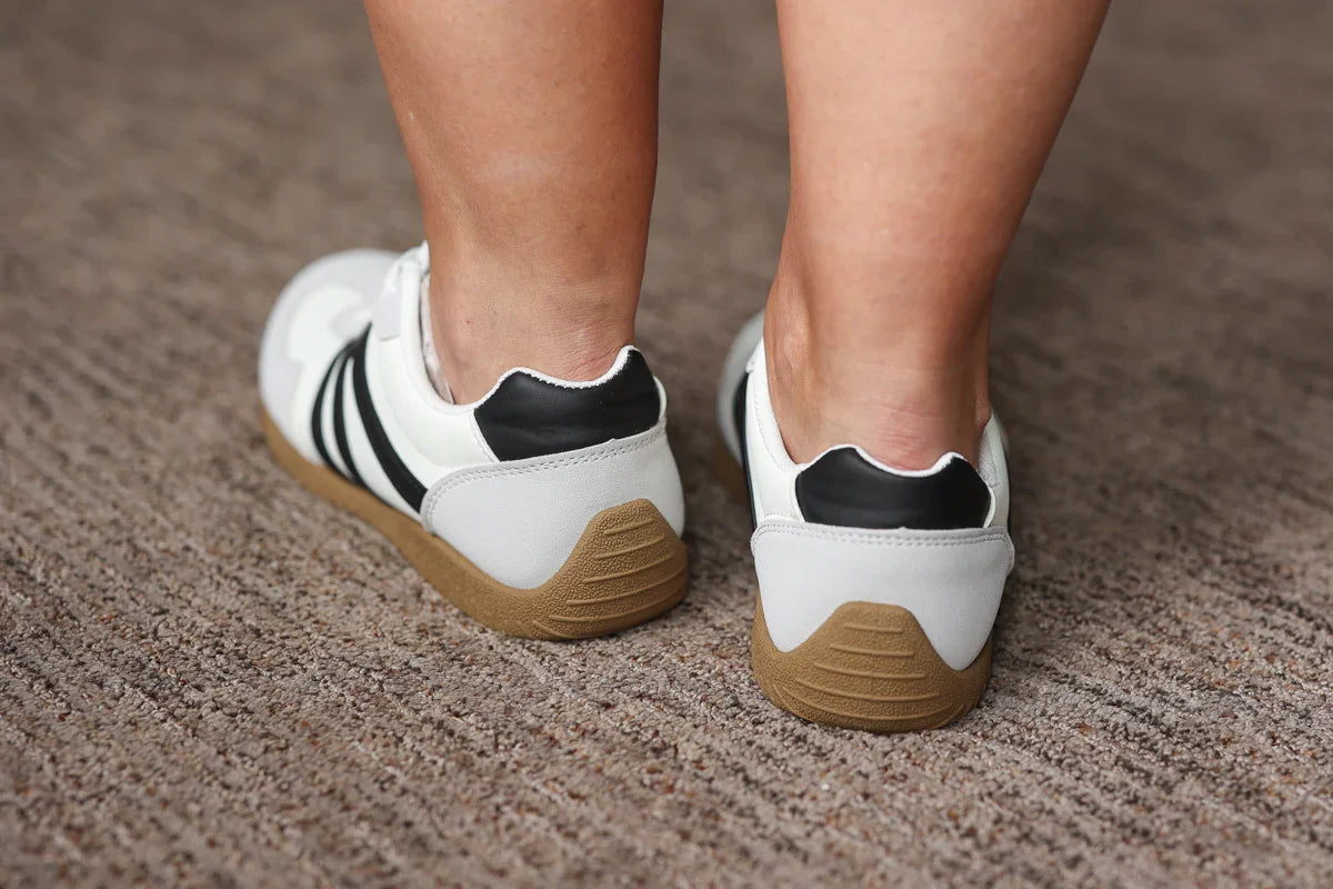 black white gum sole sneaker for everyday comfort mom outfits