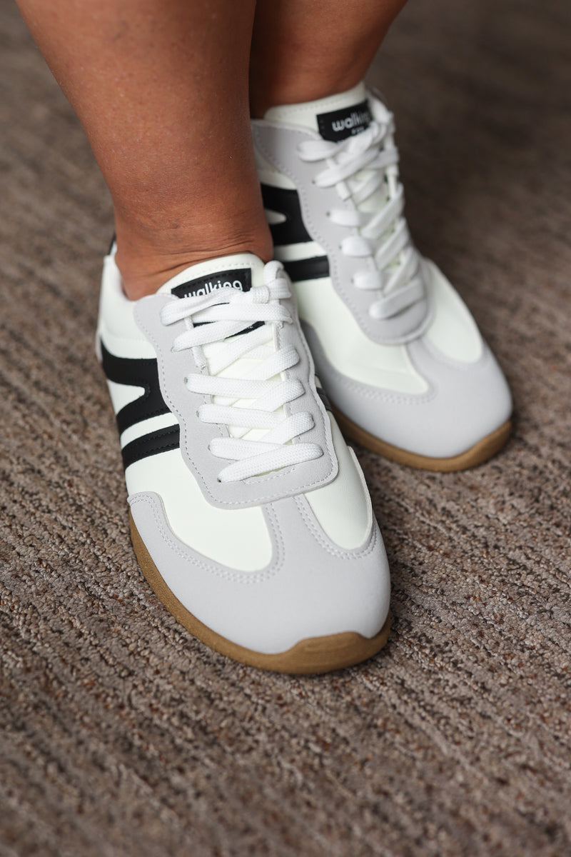 black white gum sole sneaker for everyday comfort mom outfits