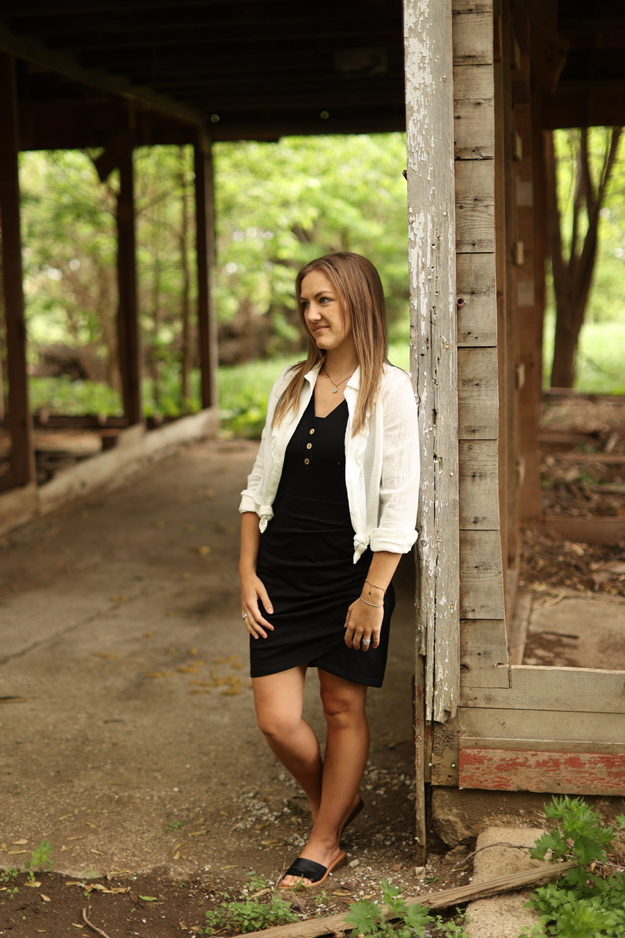 Black Button V-Neck Ruched • S