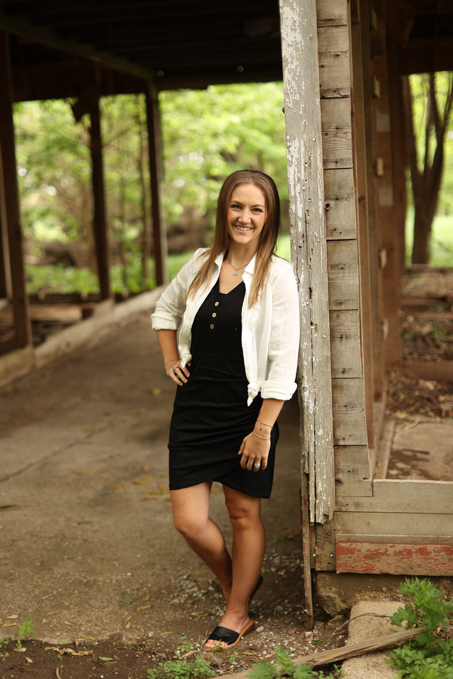 Black Button V-Neck Ruched • S