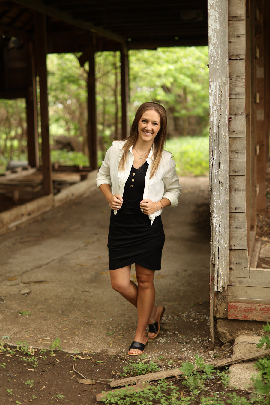 Black Button V-Neck Ruched • S