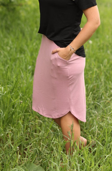 Light Rose Elastic Waist Casual Everyday Skirt for Modest Women's Fashion Classy Closet Boutique Iowa