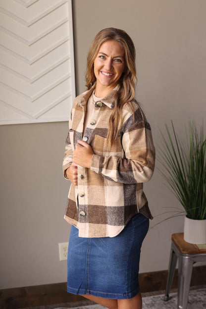 This plaid shacket from Khaki is the perfect piece to keep you warm and stylish all season long. Fall Winter WOmen's Work Outfits at Classy Closet Online Boutique