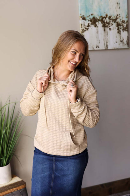 This unique Khaki Textured Pocket Hoodie is perfect for any occasion! With its beige khaki hue, pockets, and lattice quilt texture, you'll stay warm and lookin' stylish while running errands or just chilling at home with Classy Closet's Fall Winter Fashion. 