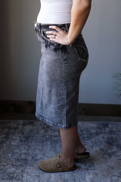 Black Mineral Heavy Stitching Denim Skirt