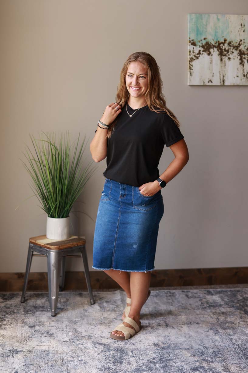 Black Crewneck Short Sleeve Top | Cute, Comfy, Casual Summer Style Classy Closet Online Women's Modest Clothing Boutique