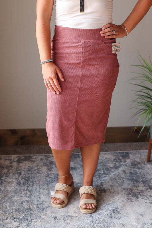 Introducing our Chestnut Corduroy Elastic Waist Skirt - cute, comfy, and perfect for everyday wear! The elastic waistband adds versatility, making it easy to dress up or down. Say hello to your new go-to skirt! Classy Closet online modest skirt boutique for women's fashion 