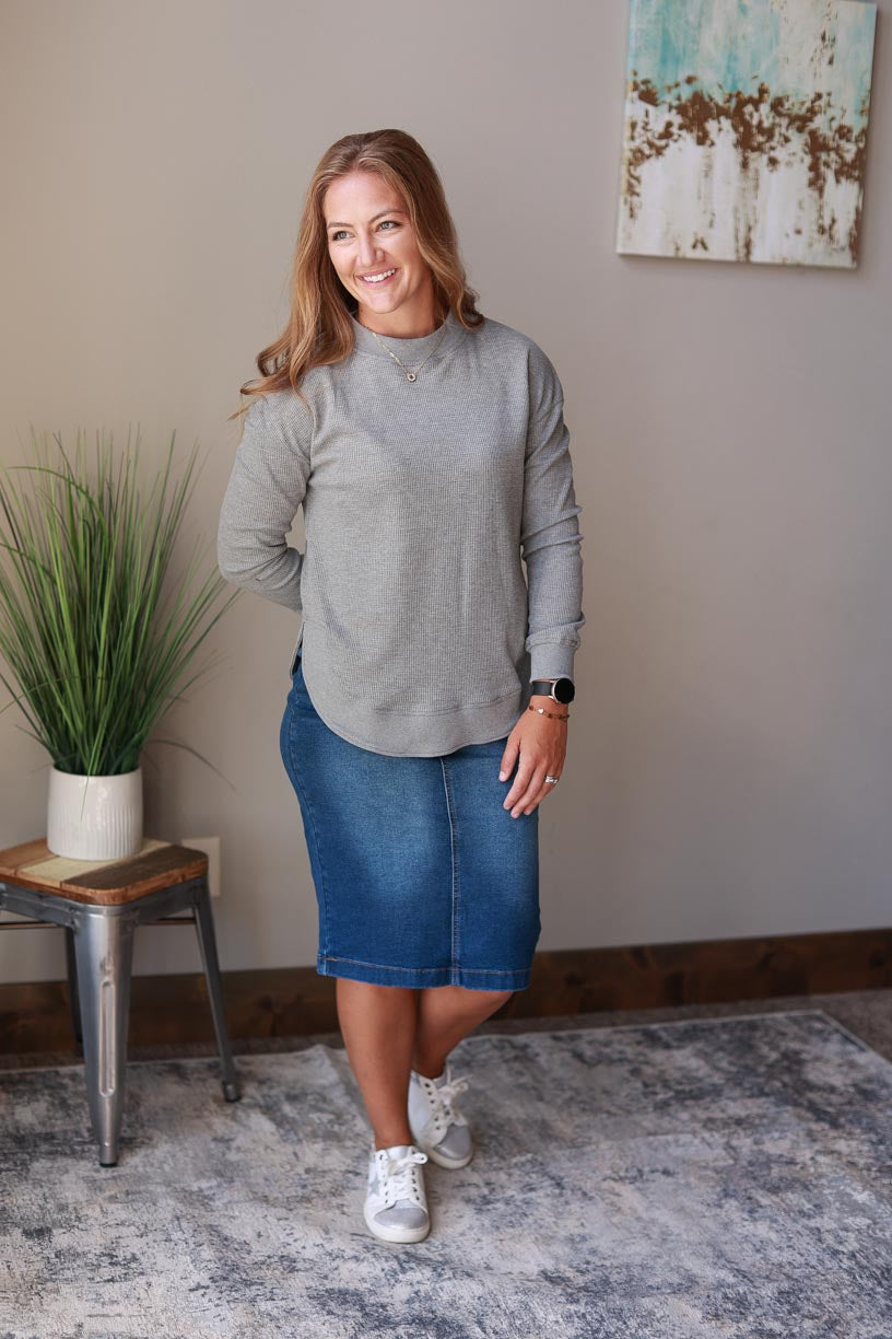 Grey Crewneck Long Sleeve Casual Top | Everyday Comfy Style Classy Closet Online Boutique for Mom Style Near Me Iowa