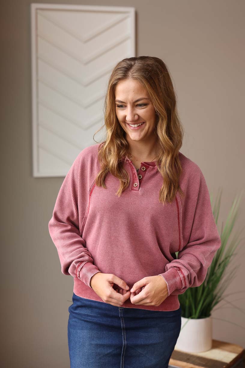 Mauve Waffle Henley Sweatshirt is sure to keep you comfortable and stylish. With its lighter weight and 3-button henley detail, you can look and feel your best. Classy Closet Online Boutique Modest Fashion