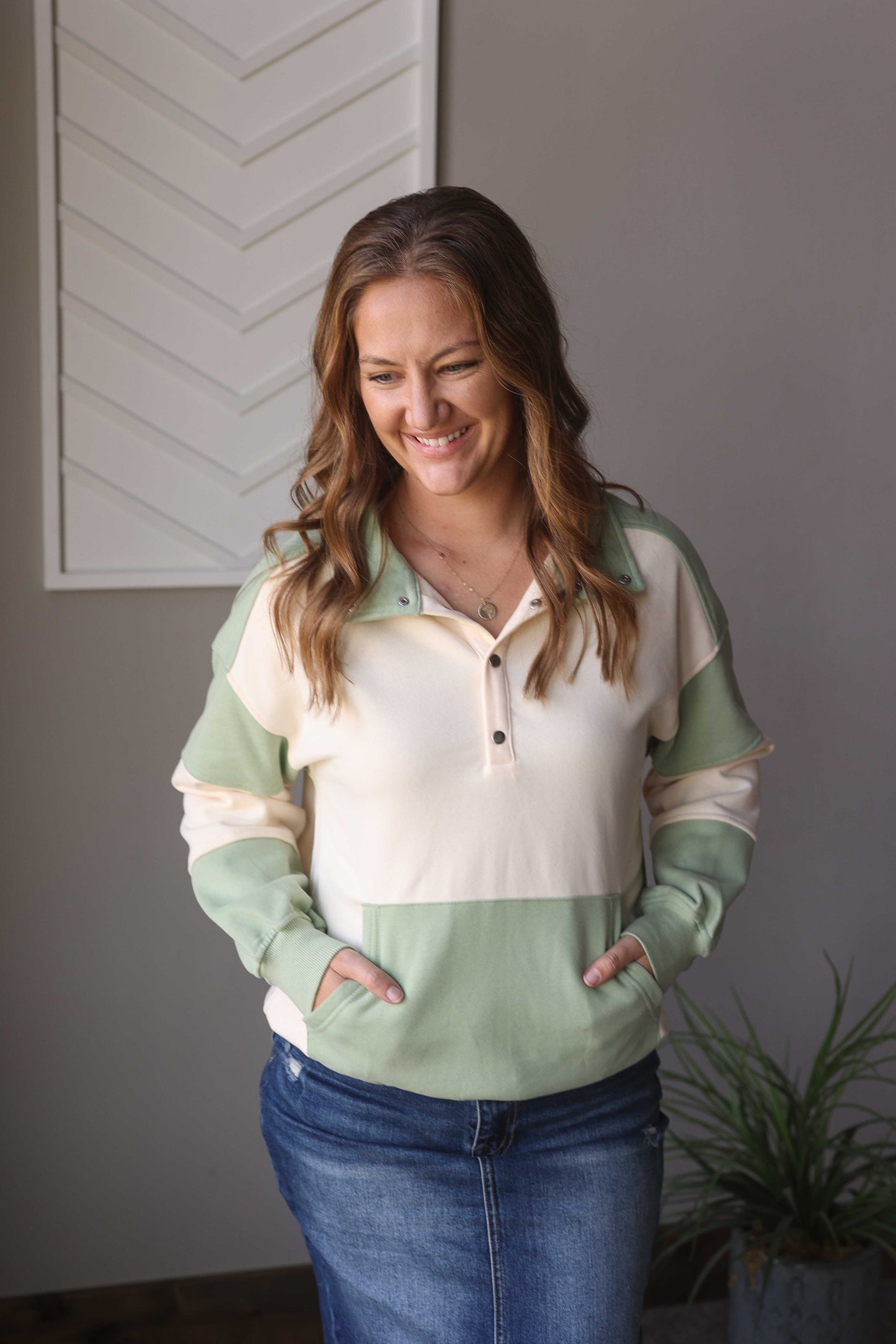 Moss Green Colorblock Kangaroo Pocket Sweatshirt