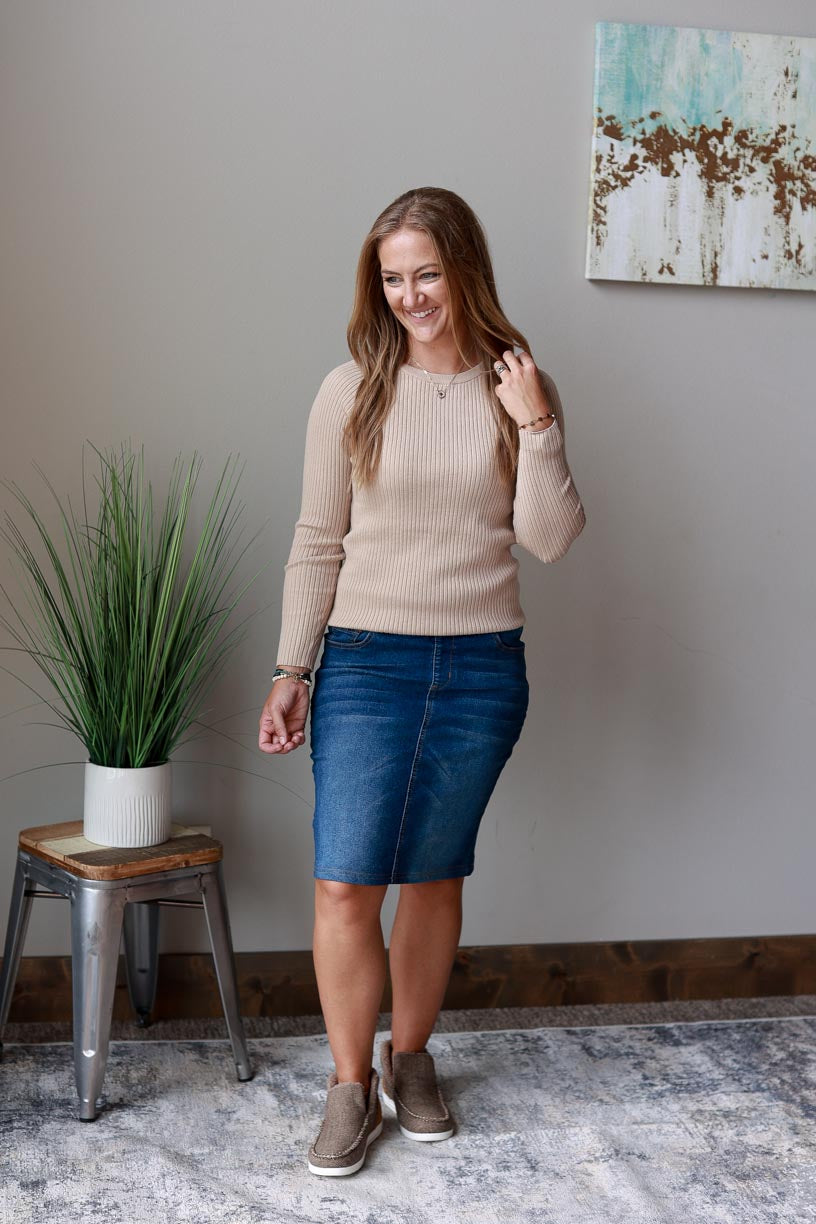 Tan Crewneck Sweater is made from a soft and stretchy material for optimum comfort. It features ribbed detailing and is a great choice for dressy-chic outfits. CLASSY CLOSET ONLINE WOMEN'S BOUTIQUE NEAR ME