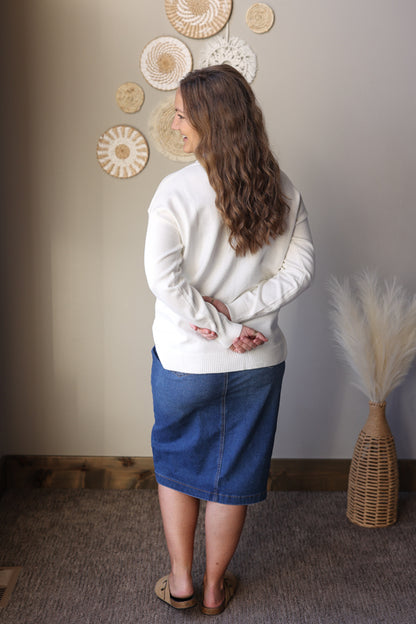 White Front Center Seam Sweater; S-2XL PLUS