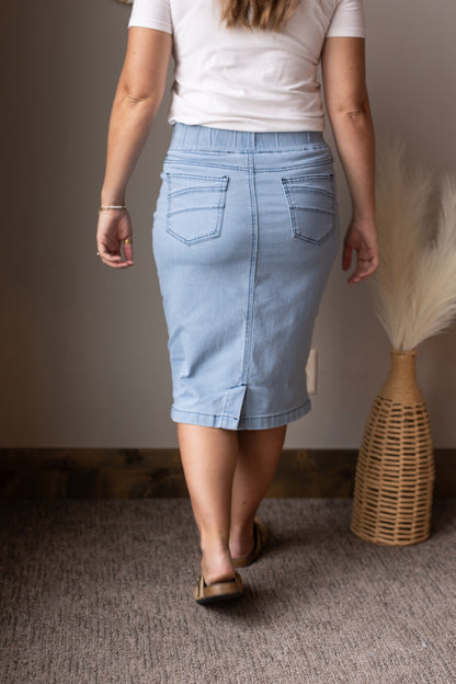 Elastic Waist Light Wash Solid Stretch Midi Jean Skirt