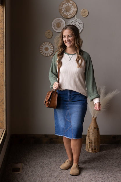 Medium Wash Raw Hem Detail Midi Denim Skirt