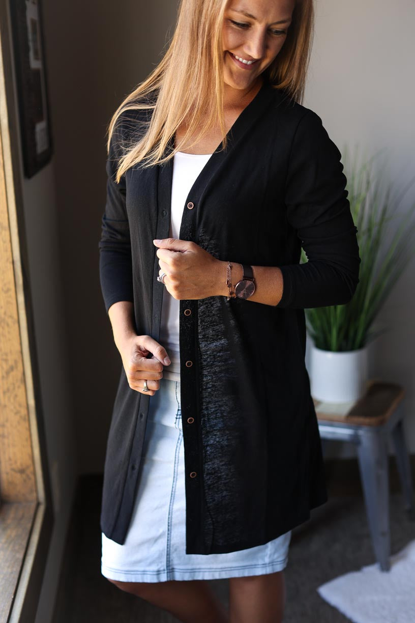 BLACK FLY AWAY BUTTON CARDIGAN CLASSY CLOSET ONILNE BOUTIQUE NEAR ME FOR WOMENS CLOTHING