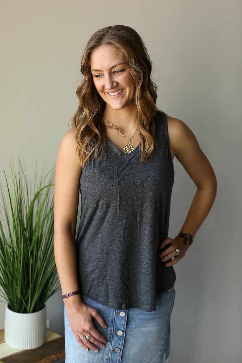 BLACK CHARCOAL POCKET V-NECK TANK TOP FOR SUMMER CASUAL OUTFIT CLASSY CLOSET ONLINE BOUTIQUE NEAR ME