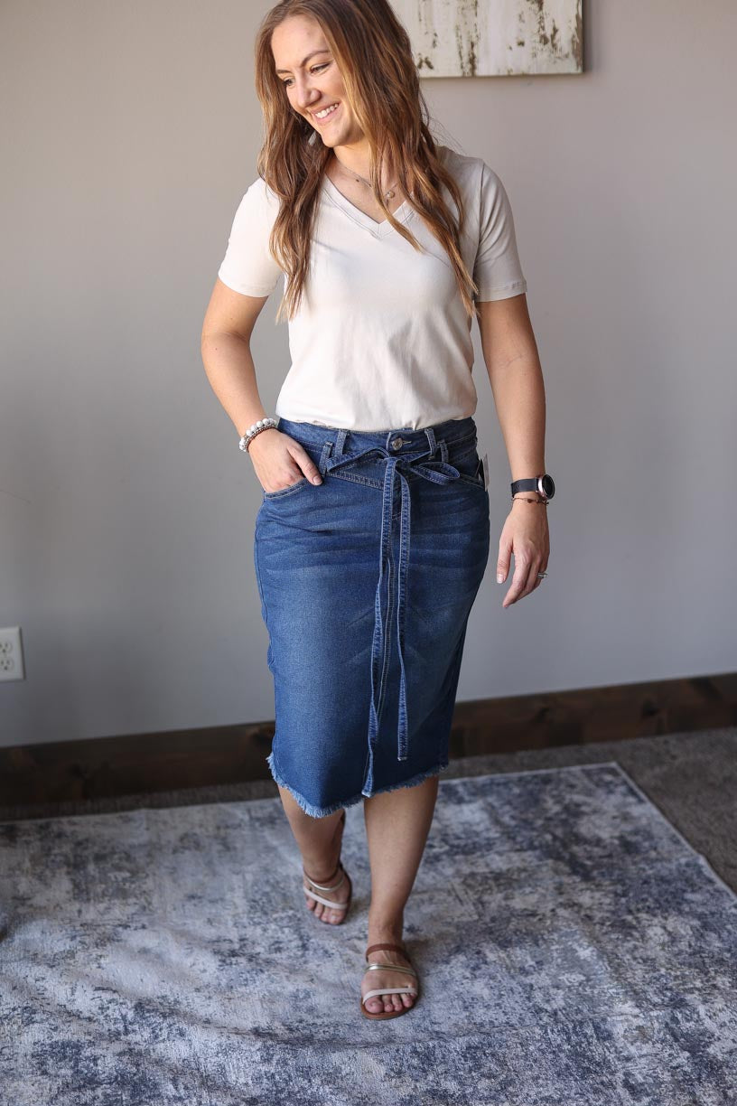 Retro High Waisted Denim Skirt With Button Detail For Women Straight Maxi  Dress With Split Jeans And Long Denim Shorts Style 230313 From Xue03,  $18.51 | DHgate.Com