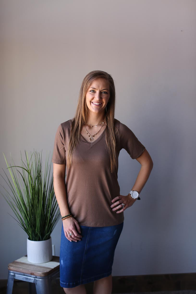 MOCHA BASIC V-NECK LAYERING TEE CLASSY CLOSET ONLINE BOUTIQUE MODERN MODESTY IS CLASSY